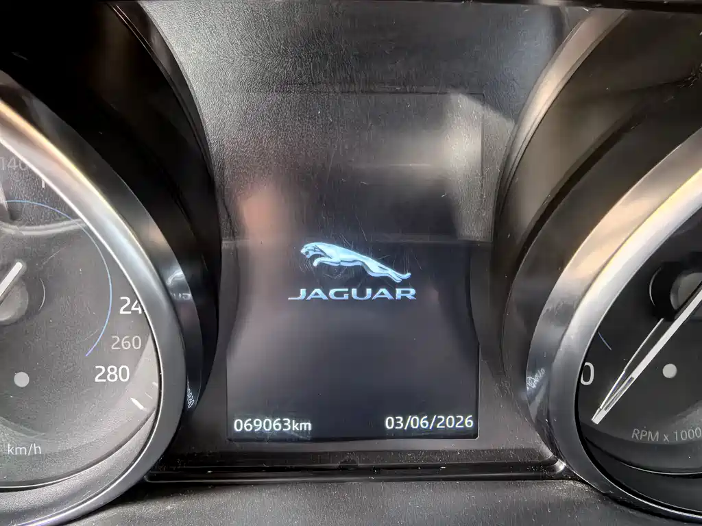 Jaguar F-PACE 2.0 T Urban Premium