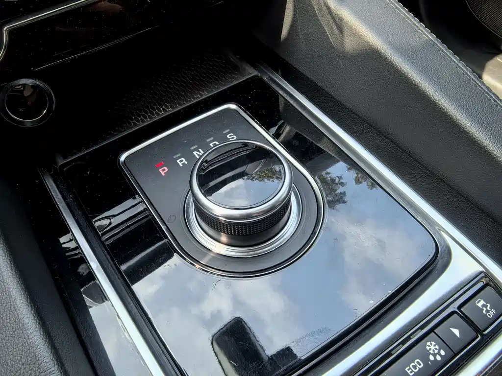 Jaguar F-PACE 2.0 T Urban Premium