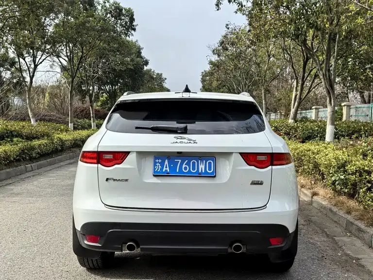 Jaguar F-PACE 2.0 T Urban Premium