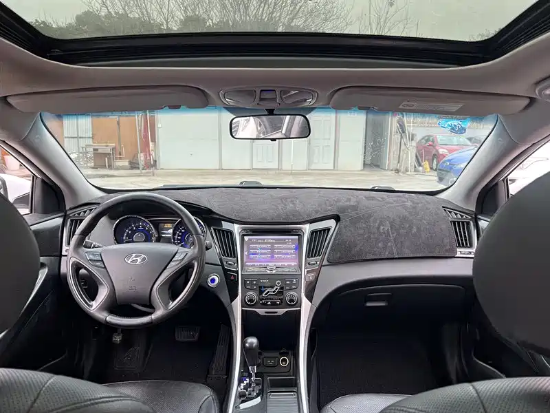 Sonata 2.0 L Auto Supreme