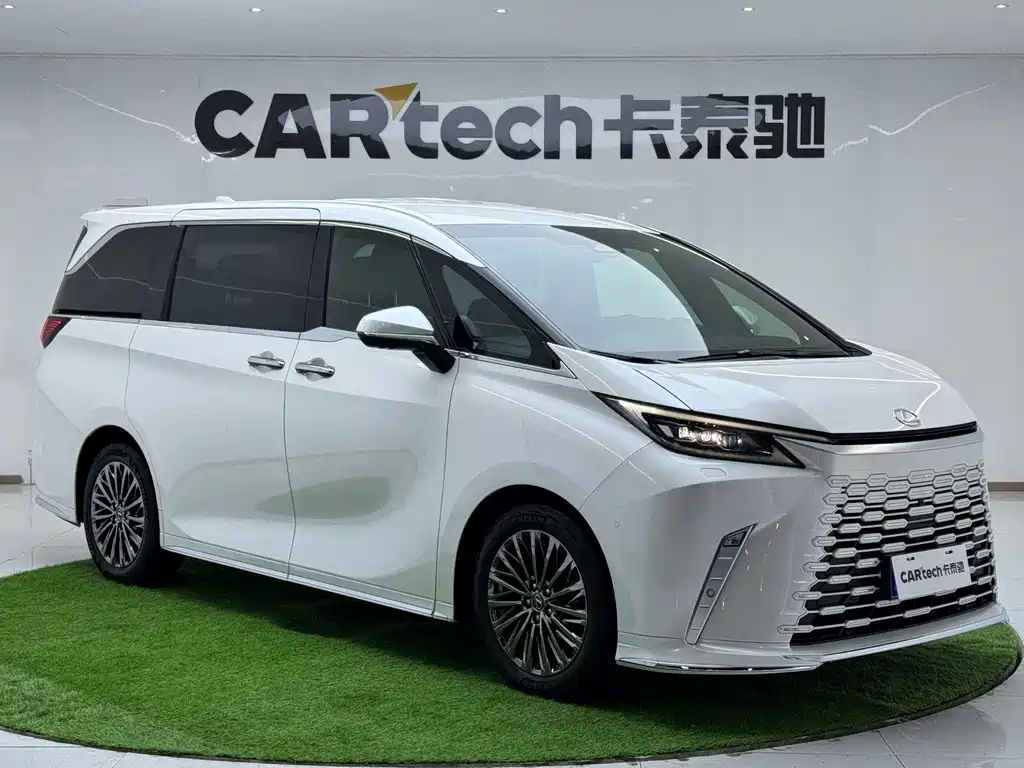 Lexus LM 500 h 6-seat Supreme