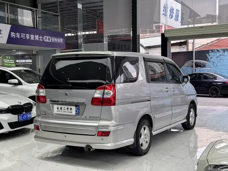 Dongfeng Yuxuan 2.0 L Manual Luxury