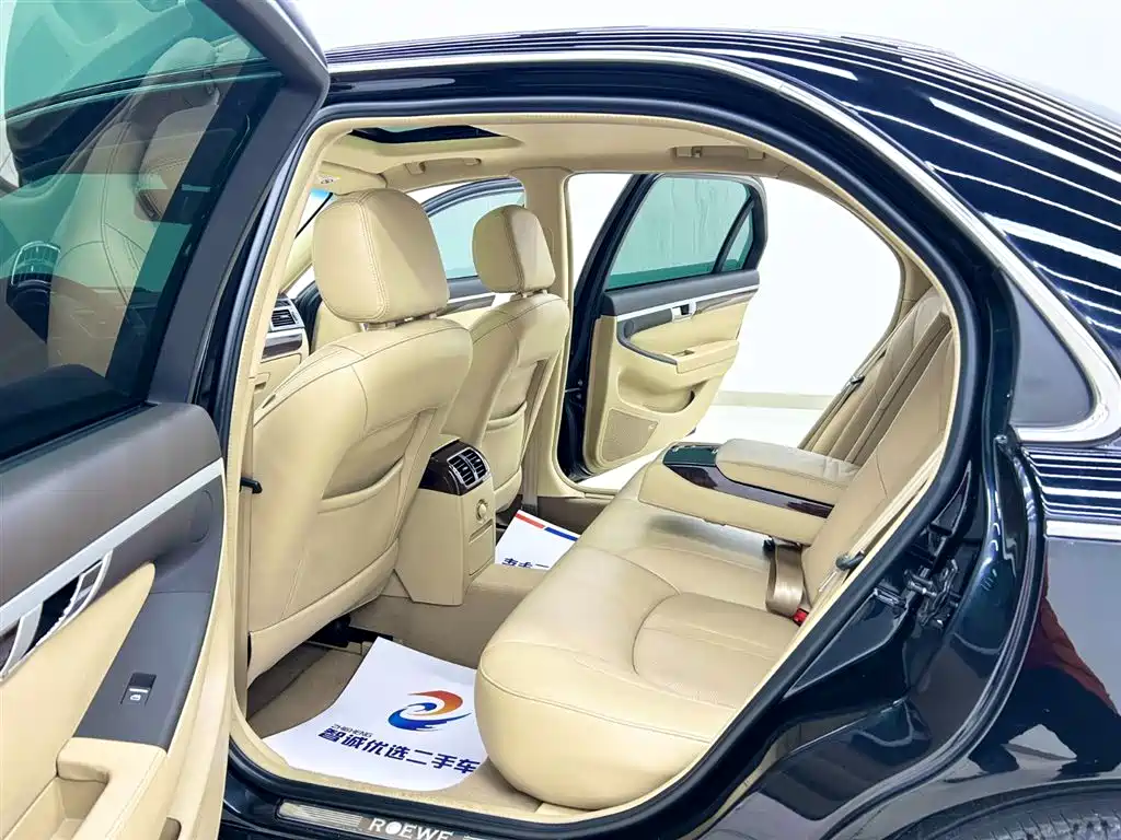 Roewe 750 1.8 T 750 D NAVI Elegant AT