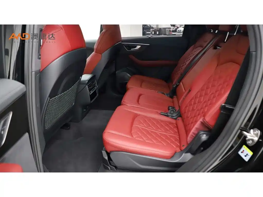 Audi SQ7 4.0 TFSI Dark Knight