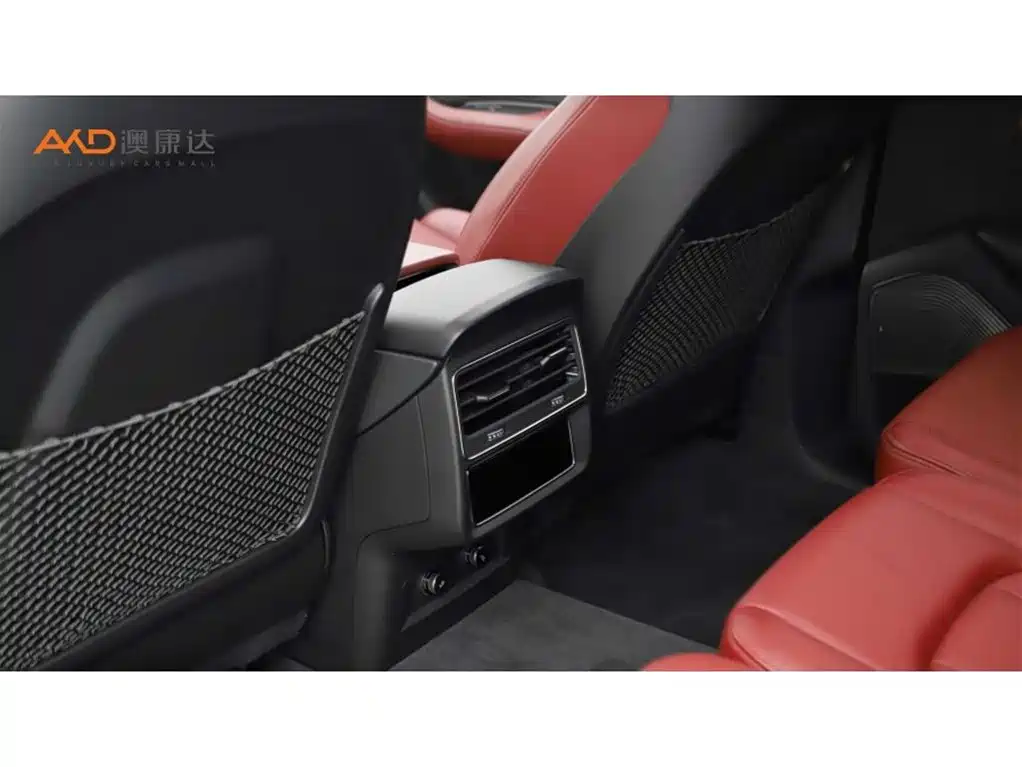 Audi SQ7 4.0 TFSI Dark Knight
