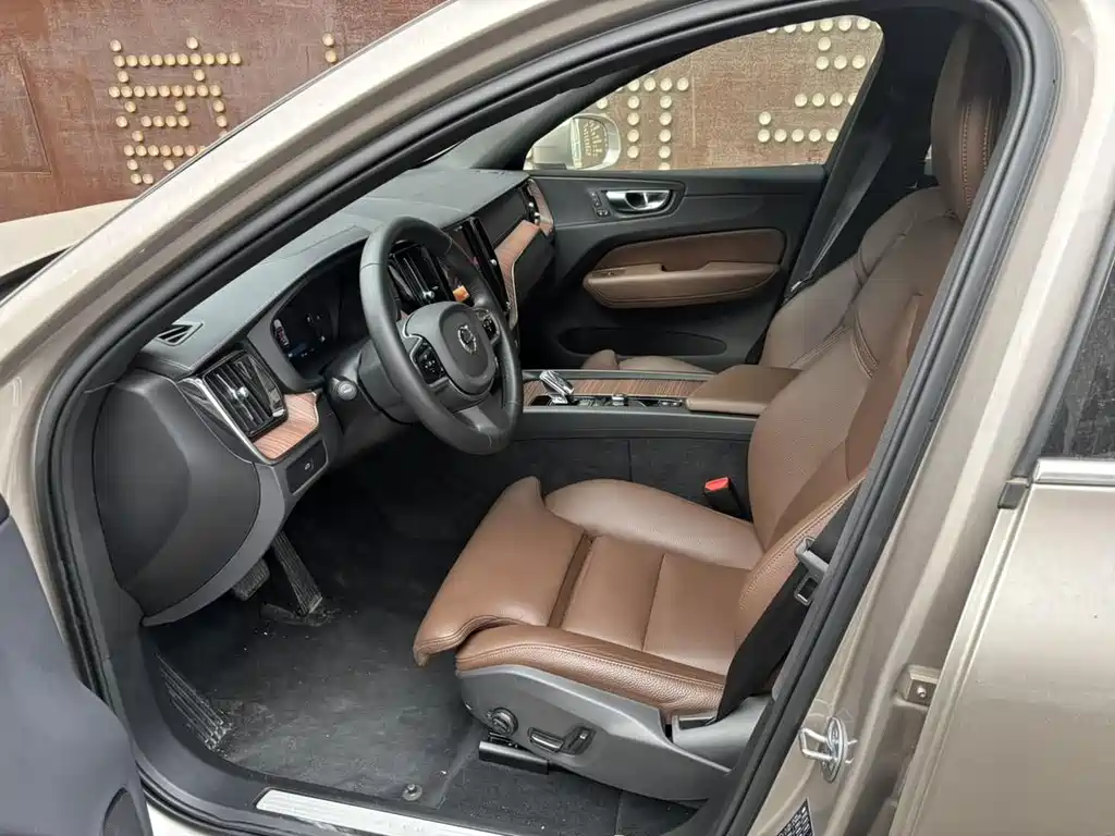 Volvo XC60 B5 4 WD Smart Vision Luxury