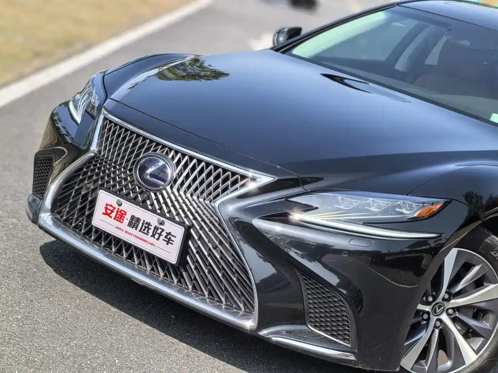 Lexus LS 500 h Outstanding CN-V