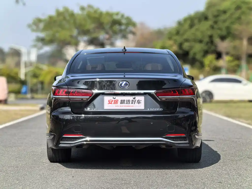 Lexus LS 500 h Outstanding CN-V