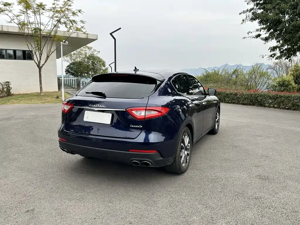 Levante 3.0 T Standard