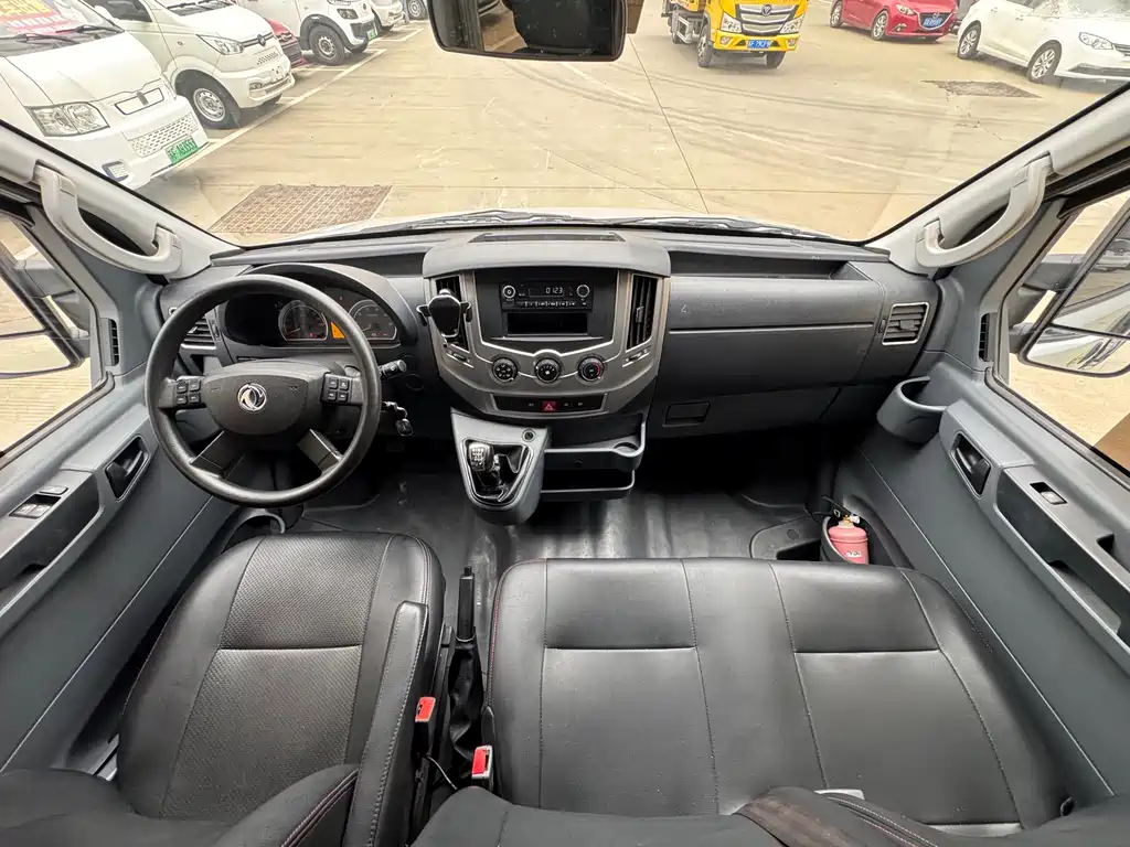 Yufeng 2.0 T RWD Logistics SWB Mid Roof 5-9-seat CN-VI D20