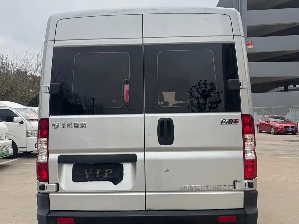 Yufeng 2.0 T RWD Logistics SWB Mid Roof 5-9-seat CN-VI D20