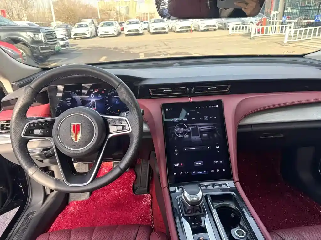 Hongqi H5 2.0 T Auto Connected Flagship