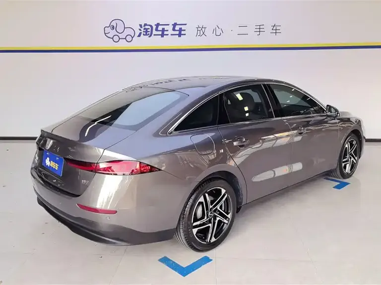 Roewe D7 DMH 125 km Outstanding