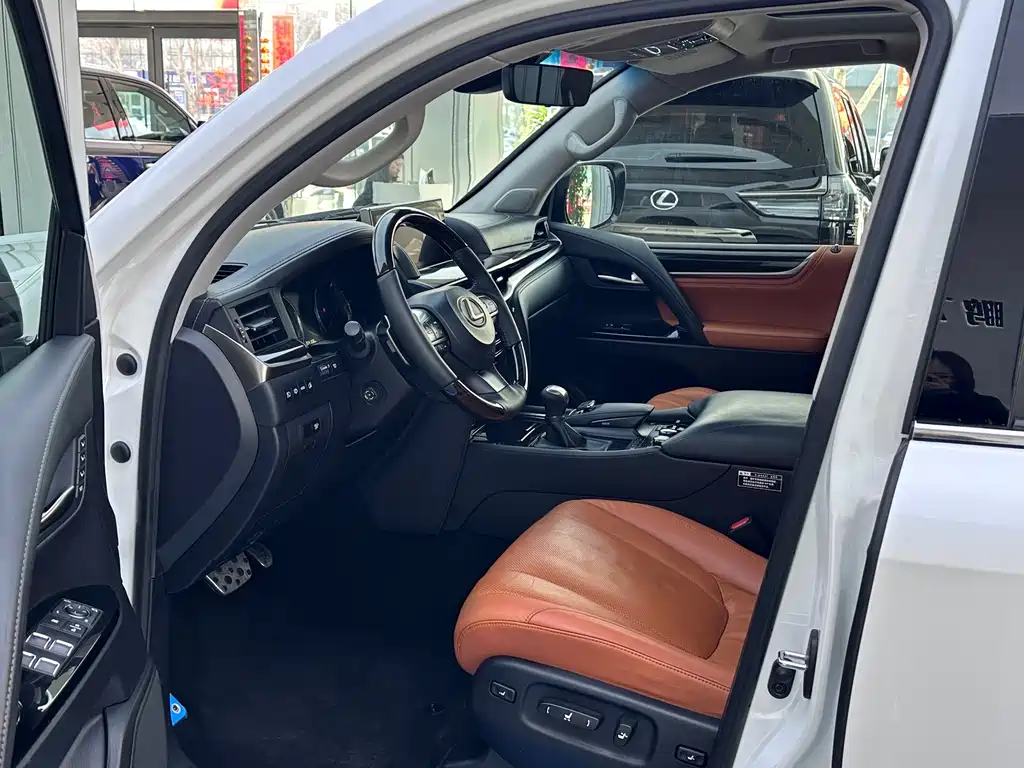 Lexus LX 570 Peak Special Limited