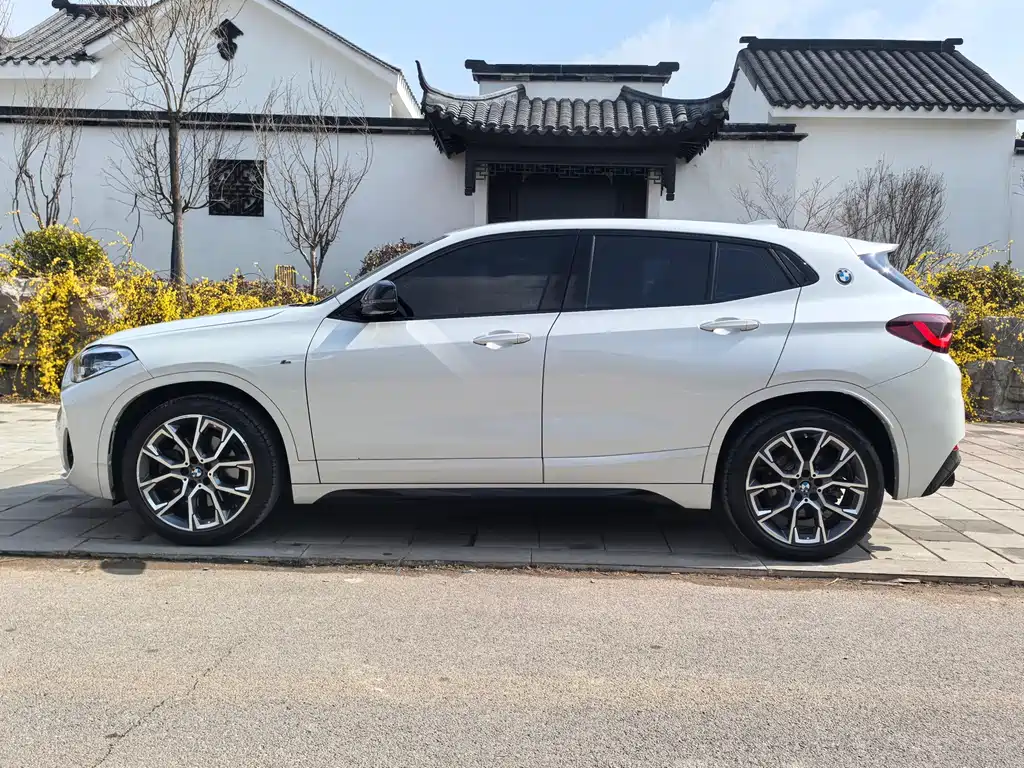 BMW X2 sDrive25 i Night