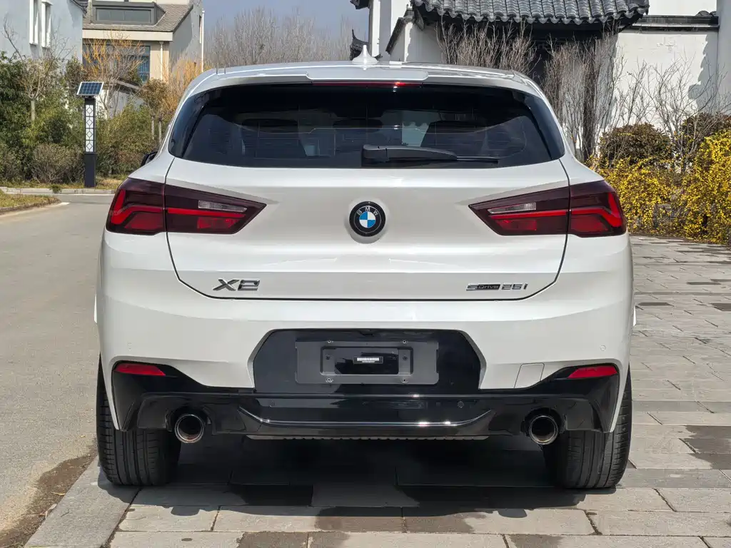 BMW X2 sDrive25 i Night