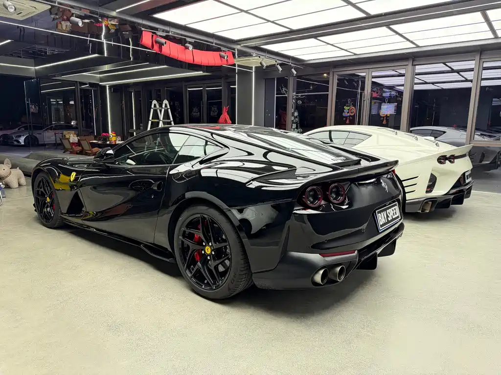 Ferrari 812 6.5 L Superfast