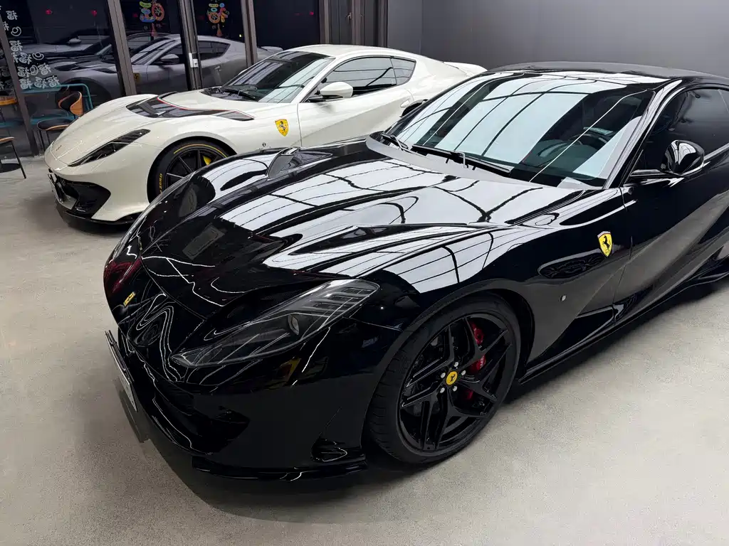Ferrari 812 6.5 L Superfast