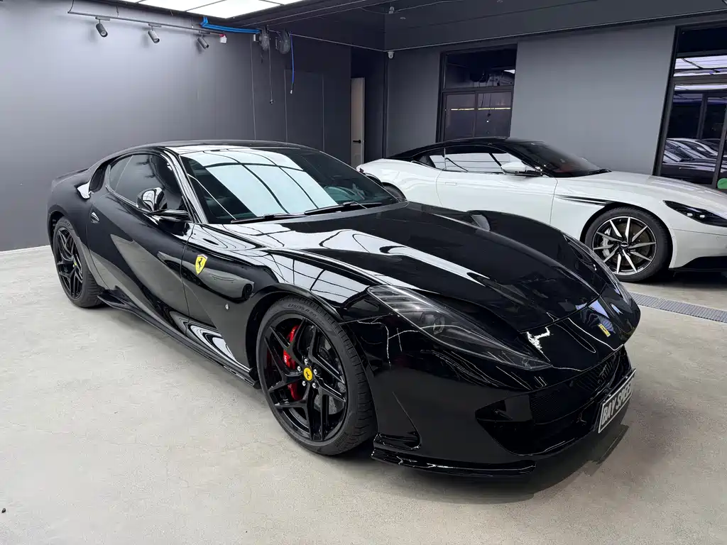 Ferrari 812 6.5 L Superfast
