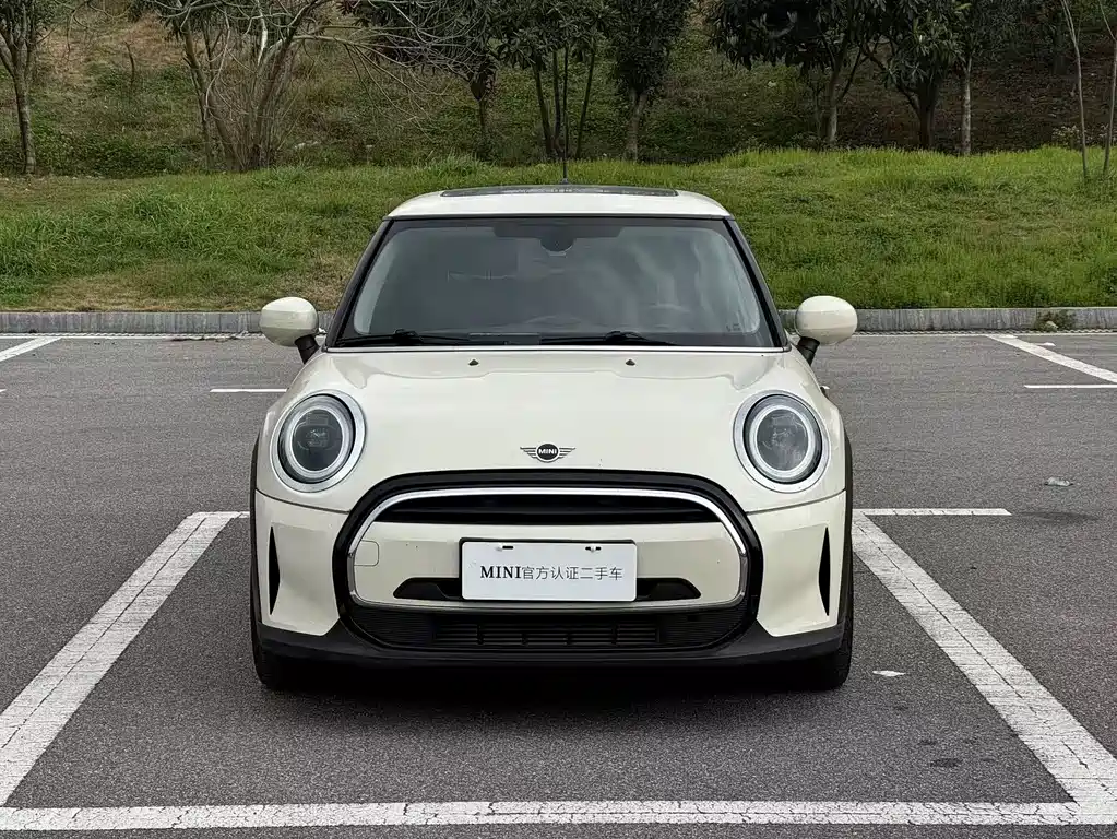 MINI Facelift 1.5 T ONE
