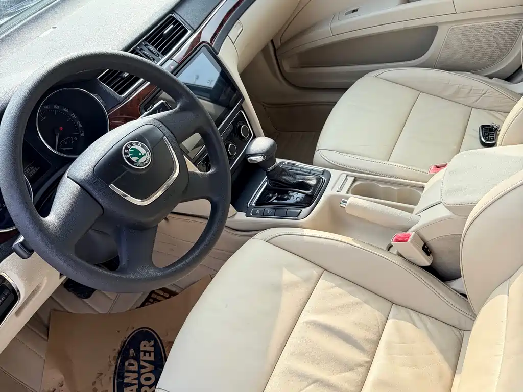 Superb 1.8 TSI Auto Grace