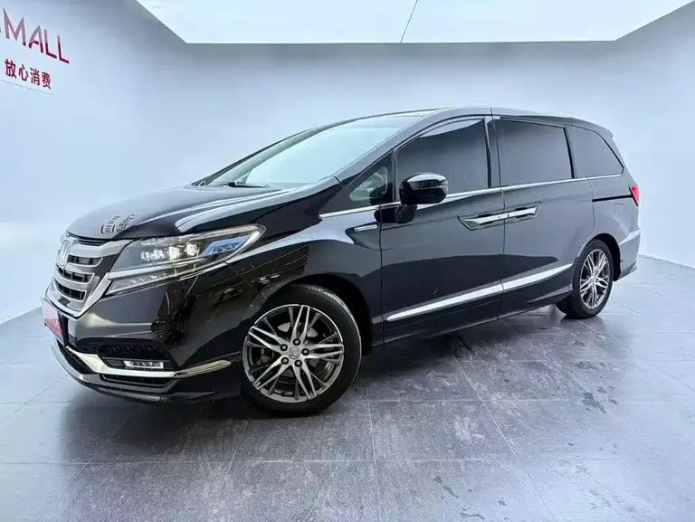 Honda Elysion 2.0 L Hybrid Luxury