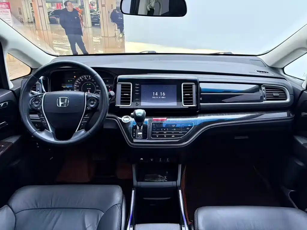 Elysion 2.0 L Hybrid Luxury