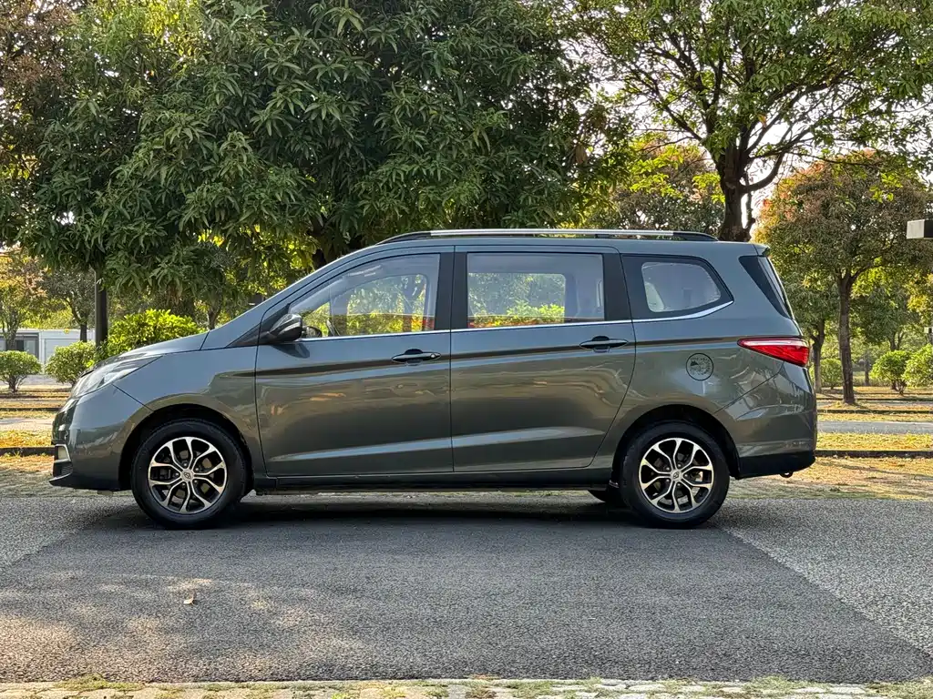 Changan Oshan A600 1.5 L Manual Luxury 7-seat