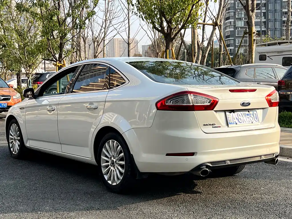 Mondeo 2.0 L GTDi200 Luxury