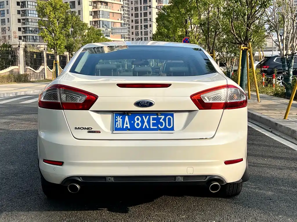 Mondeo 2.0 L GTDi200 Luxury