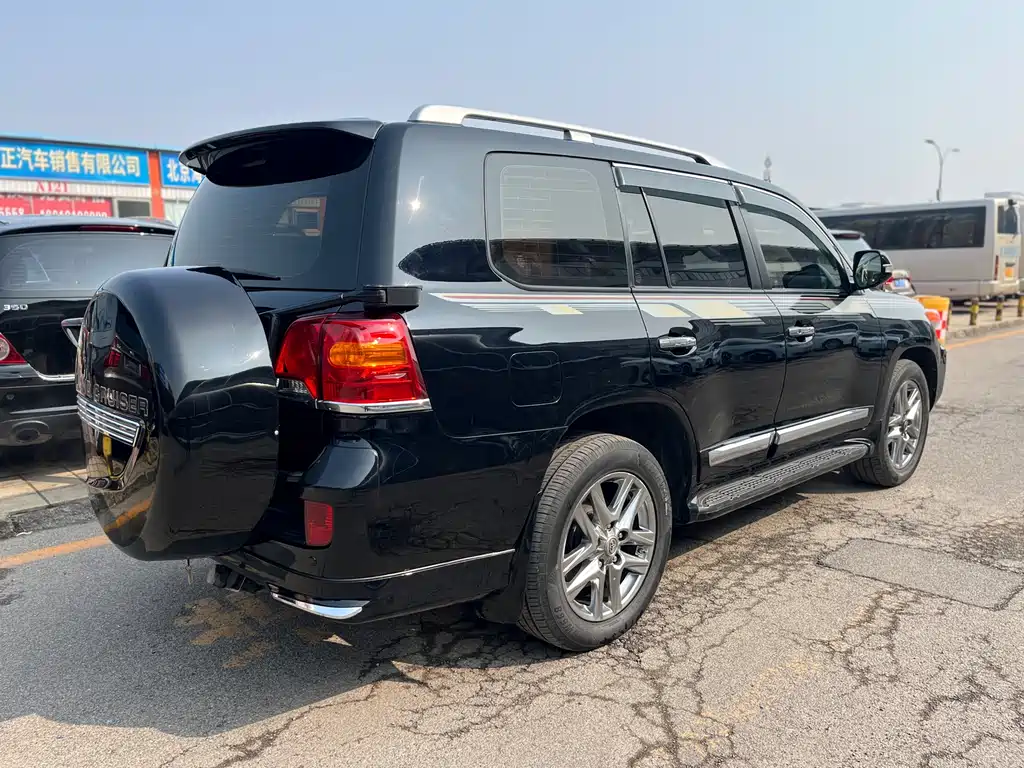 Land Cruiser (Import) 4.0 L V6 Middle East Limited
