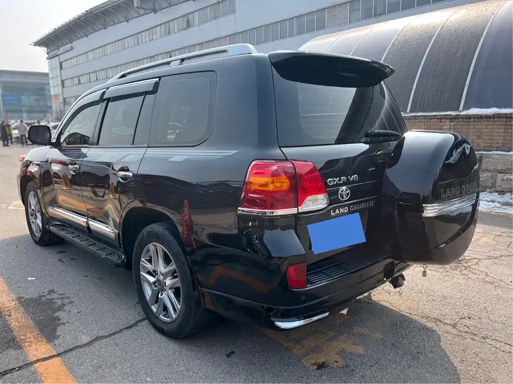 Land Cruiser (Import) 4.0 L V6 Middle East Limited