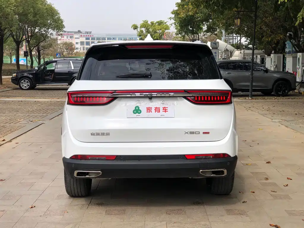 Jetour X90 PRO 2.0 T DCT Luxury 5-seat