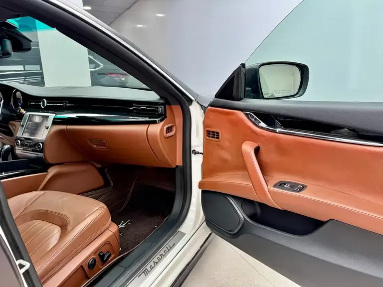Maserati Quattroporte 3.0 T Standard