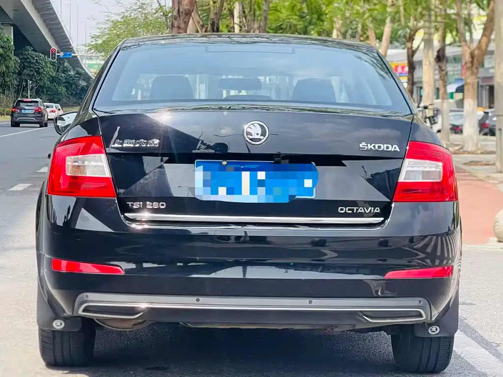 Octavia TSI280 DSG Smart Travel