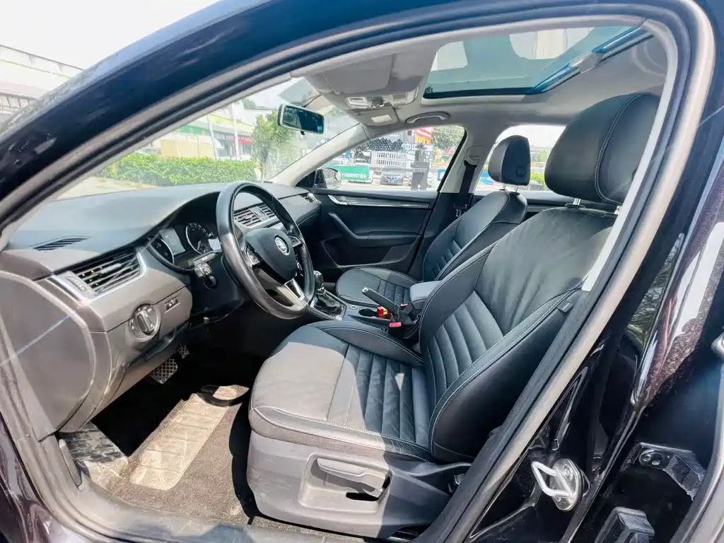 Octavia TSI280 DSG Smart Travel