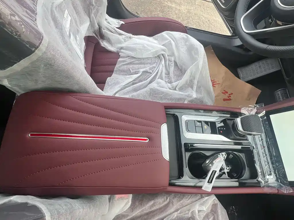 Hongqi H5 1.5 T DCT Flagship Charm