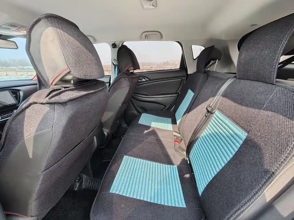 Landwind X2 1.6 L Manual Platinum Sharp