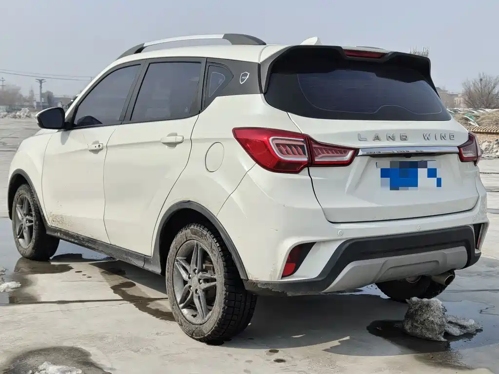 Landwind X2 1.6 L Manual Platinum Sharp