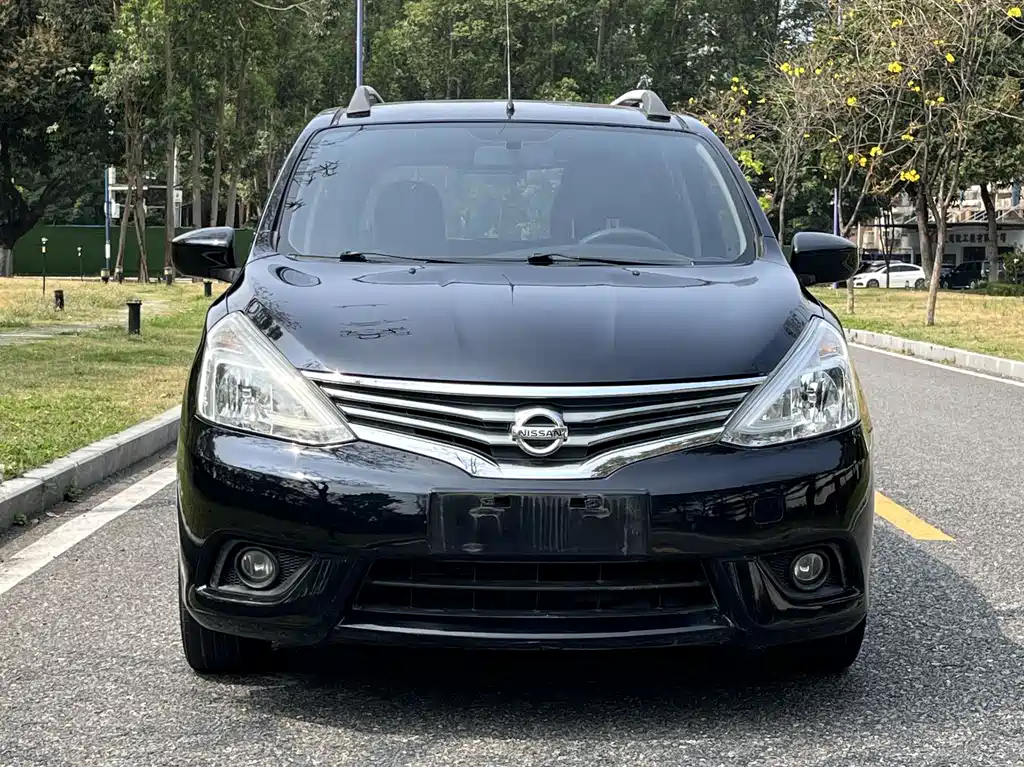 Livina 1.6 XE CVT Comfort