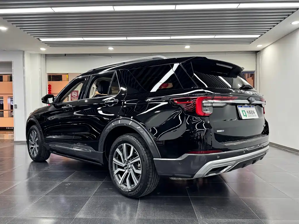 Explorer EcoBoost 285 4 WD Titanium 6-seat