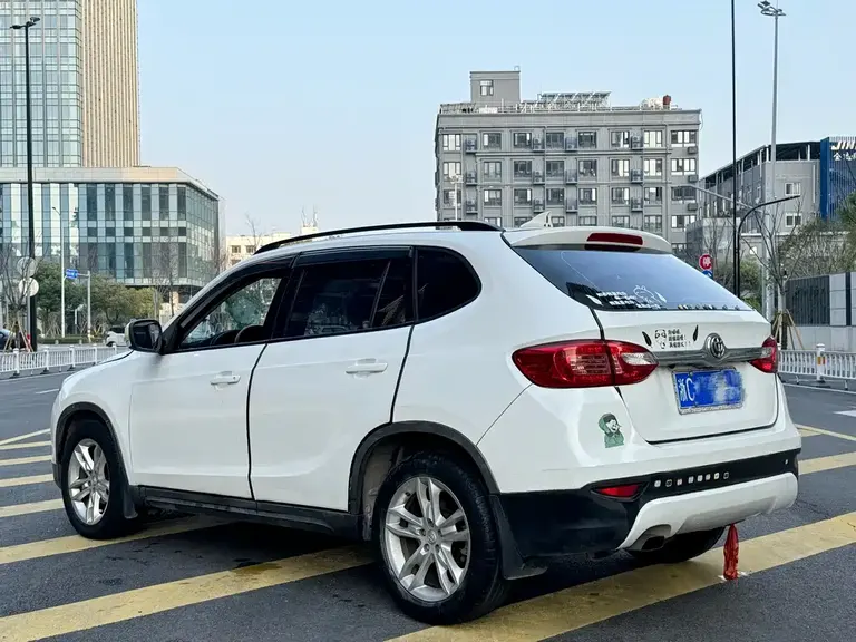 Brilliance V5 1.6 L Auto Luxury