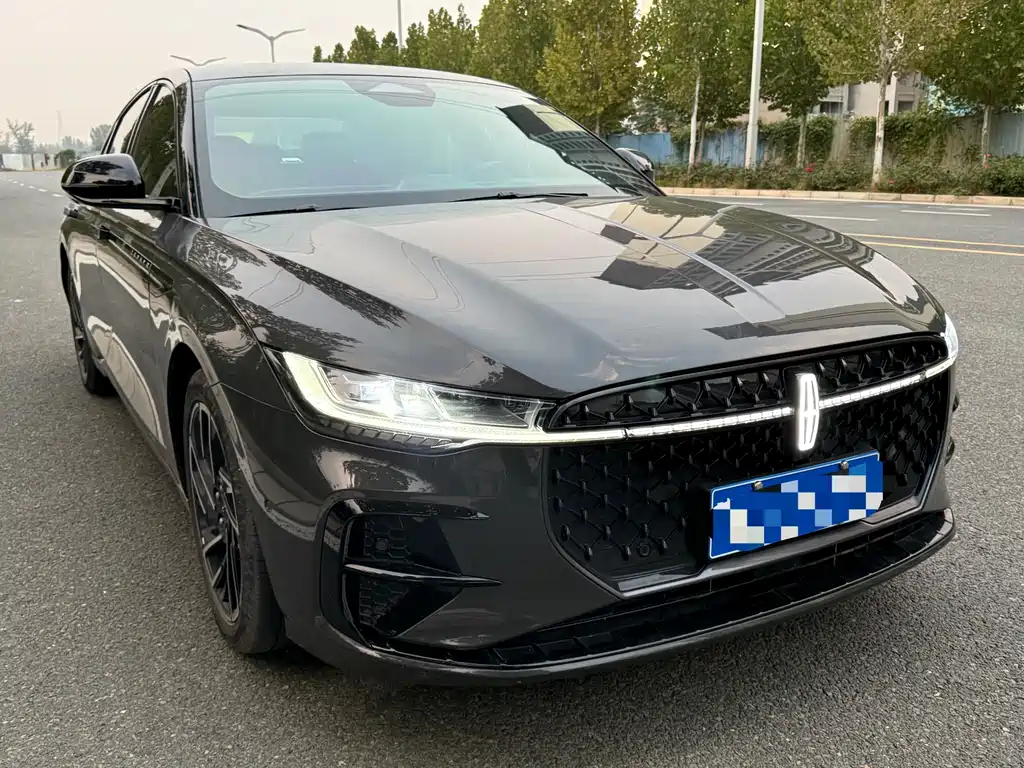 Lincoln Z Facelift i Cool Honor Shine