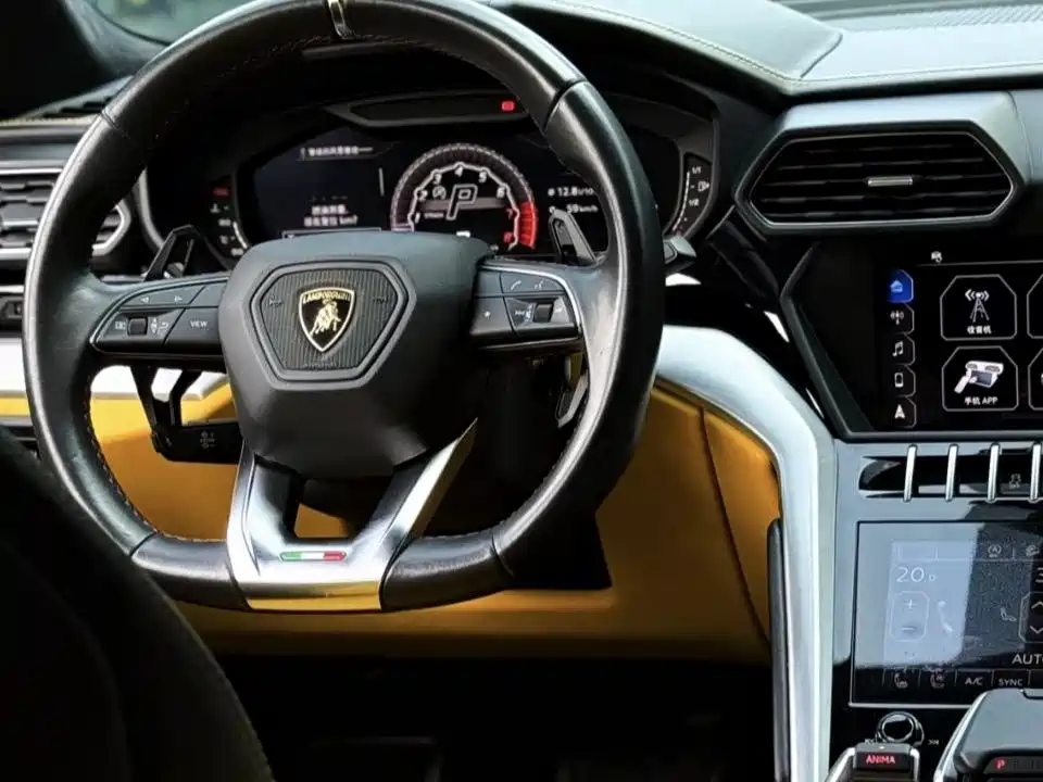 Urus 4.0 T V8
