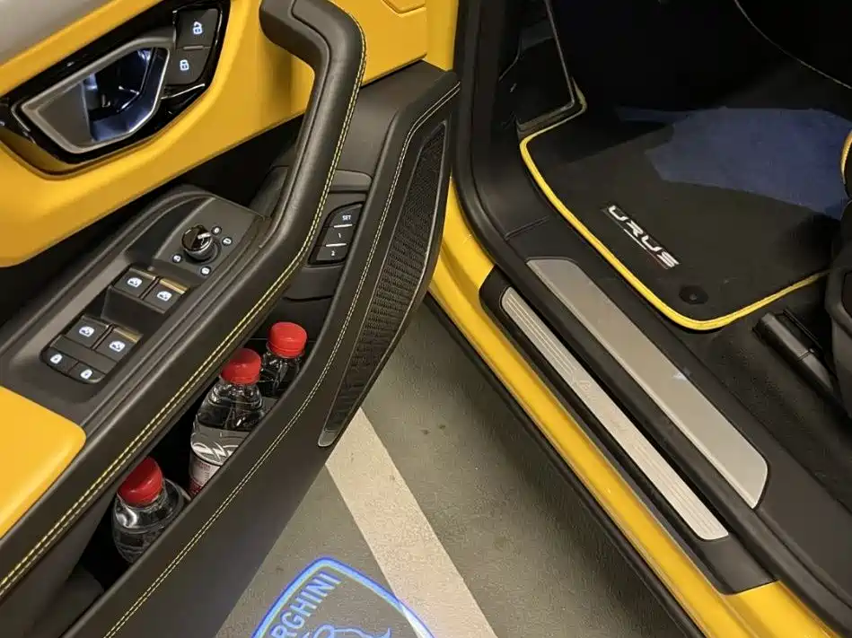 Urus 4.0 T V8