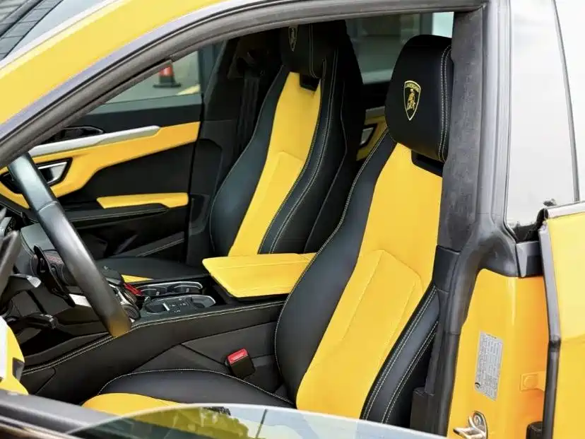 Urus 4.0 T V8