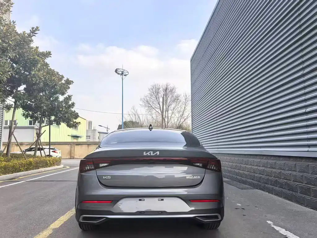 Kia K5 270 T CVVD Refreshed
