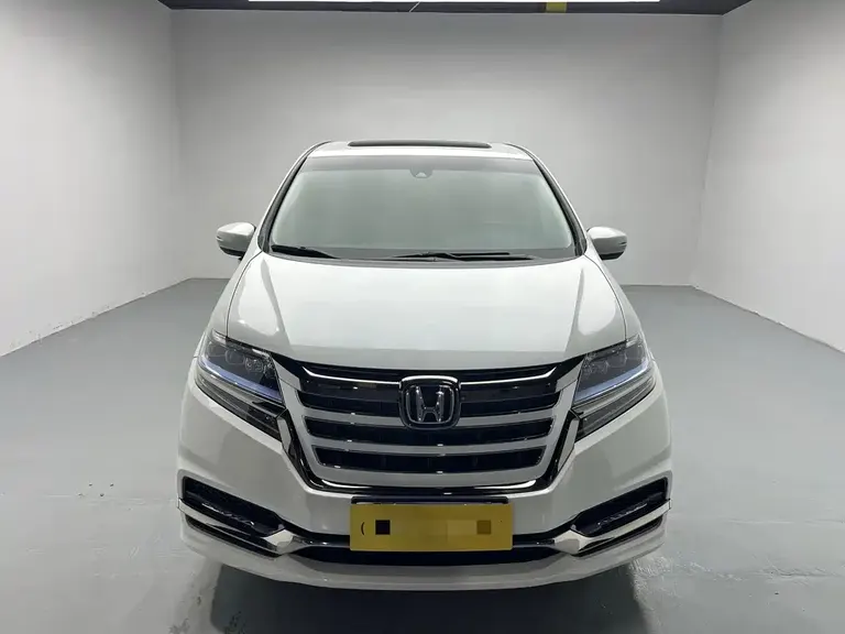Honda Elysion 2.0 L Hybrid Luxury