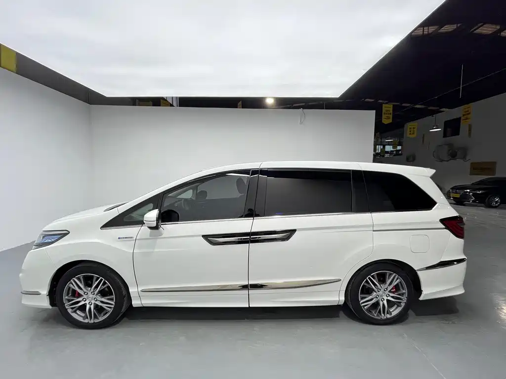 Elysion 2.0 L Hybrid Luxury