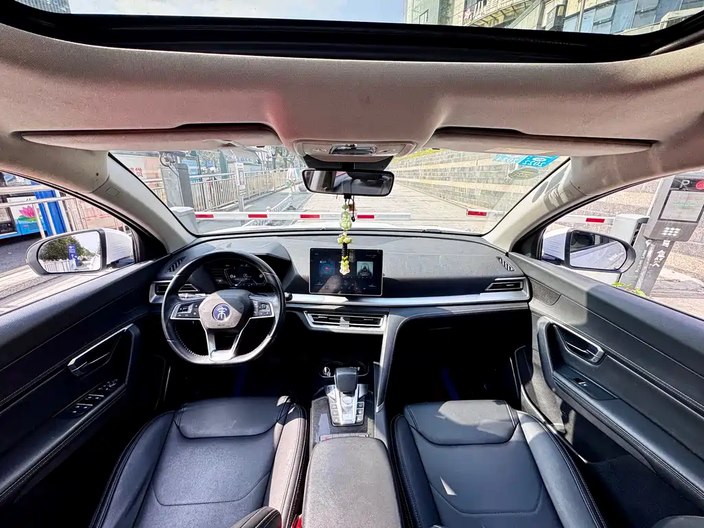 Song Pro 1.5 T Auto Luxury